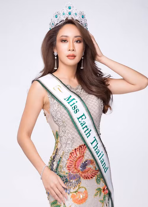 Cuộc thi Hoa hậu Trái đất 2020 khép lại với chiến thắng thuộc về đại diện Mỹ. Trong chung kết, đại diện Thái Lan - Nampetch Teeyapar dừng chân ở top 20. Không hài lòng về các kết quả này, Nampetch tố ban tổ chức cuộc thi.