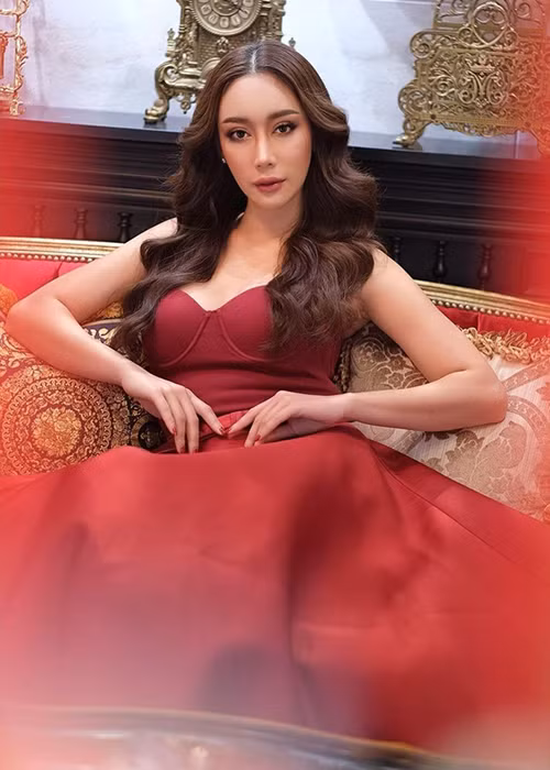 Ở Hoa hậu Trái đất 2019, Nampetch dừng chân ở top 20 chung cuộc.