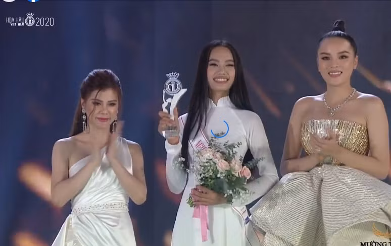 Do Thi Ha dang quang Hoa hau Viet Nam 2020-Hinh-7