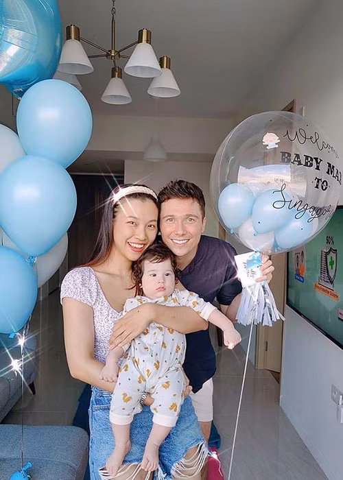 Hoàng Oanh và chồng dự định sẽ đưa con trai về Việt Nam vào dịp Tết Nguyên Đán nếu dịch được kiểm soát an toàn trên toàn thế giới.