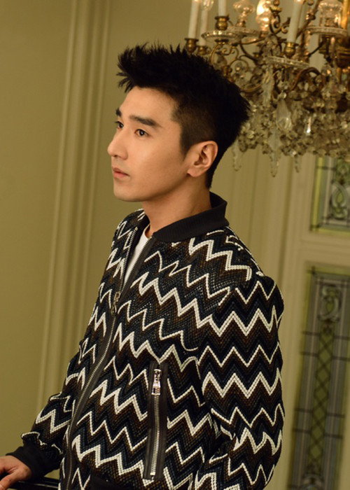 Theo Zing, tờ ETtoday mới đây đăng tải danh sách top 5 nghệ sĩ có thu nhập cao nhất giới giải trí Đài Loan năm 2020. Đứng đầu danh sách là Triệu Hựu Đình, sau đó lần lượt đến Vương Diệu Khánh, Minh Đạo, Trương Quân Ninh và Lâm Tâm Như. Ảnh: Zing