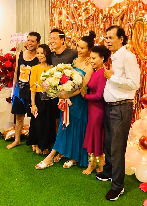 Nhan sắc của Hồ Ngọc Hà một lần nữa được khen ngợi bởi cô sinh con cách đây 20 ngày.