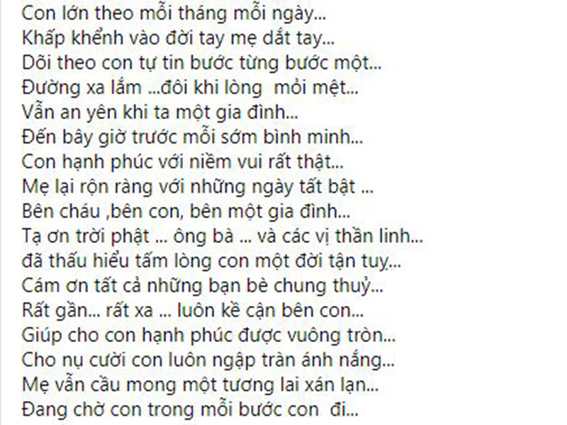 Dưới bài đăng của mẹ ruột, Hồ Ngọc Hà để lại bình luận: "Yêu mẹ, yêu bà ngoại nhất quả đất".