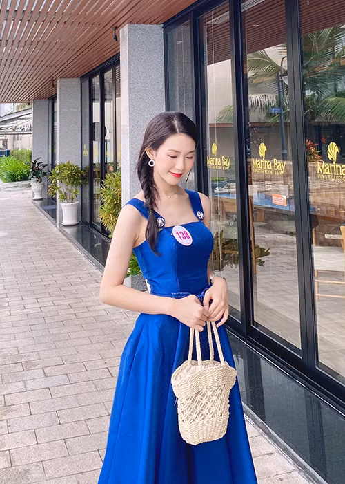 Minh Anh chuộng phong cách thời trang nữ tính.