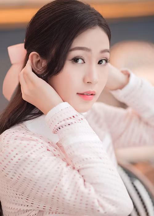 9x cho biết, cô tự tin ở khả năng giao tiếp, trong đó có việc nói chuyện bằng tiếng Anh và tiếng Pháp.