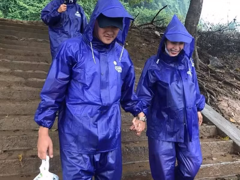 Thủy Tiên cho biết, cô được biết các antifan còn quá trẻ, nhiều người còn phải đi thuê phòng trọ ở để đi làm. Vì thế, cô bị chùng lại. “Tiên muốn khép lại tất cả, không kiện cáo không cần bảo vệ cũng không cần gì cả”, Thủy Tiên chia sẻ.