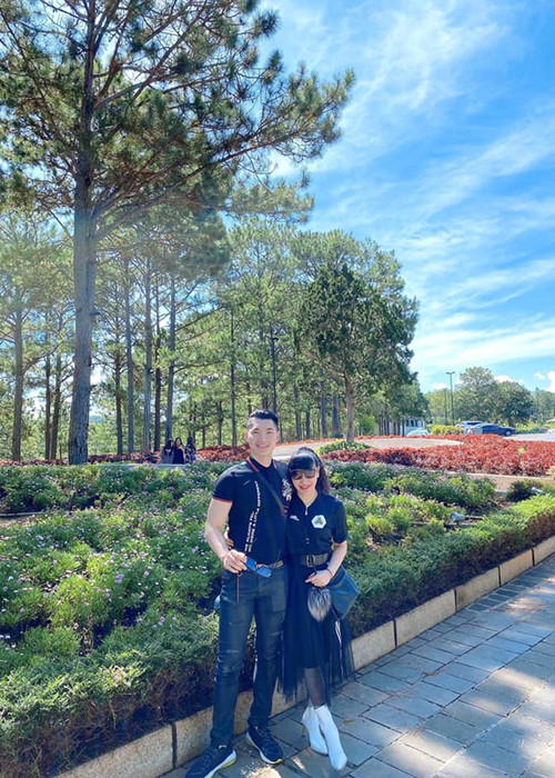 Từ khi gắn bó với Thu Huyền, Trương Nam Thành tạm dừng hoạt động nghệ thuật để kinh doanh cùng vợ.