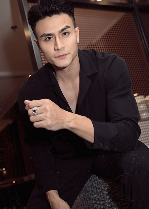 Hiện tại, anh trong thời gian sắp xếp lại thời gian để không bị ảnh hưởng đến đoàn phim.