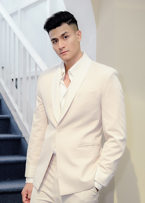 Giải Bạc cuộc thi Siêu mẫu Việt Nam 2009 hiện tại kín tiếng về chuyện tình cảm. Trước đây, Vĩnh Thụy hẹn hò Hoàng Thùy Linh, siêu mẫu Thu Hằng.