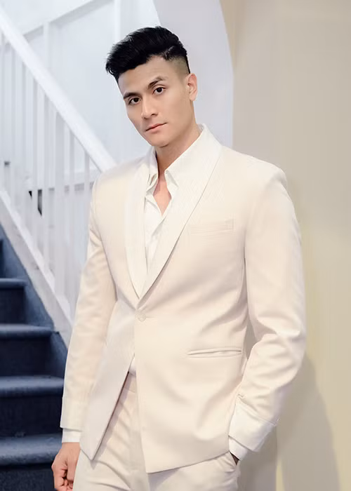 Giải Bạc cuộc thi Siêu mẫu Việt Nam 2009 hiện tại kín tiếng về chuyện tình cảm. Trước đây, Vĩnh Thụy hẹn hò Hoàng Thùy Linh, siêu mẫu Thu Hằng.