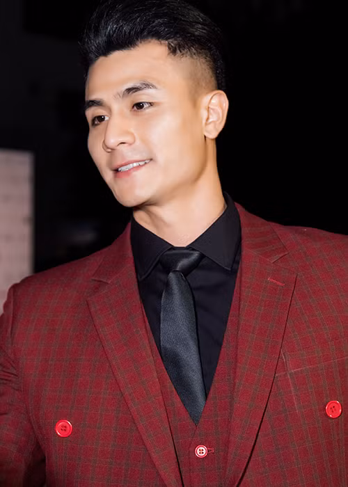 Trước khi vắng bóng showbiz, Vĩnh Thụy hoạt động nghệ thuật khá tính cực.