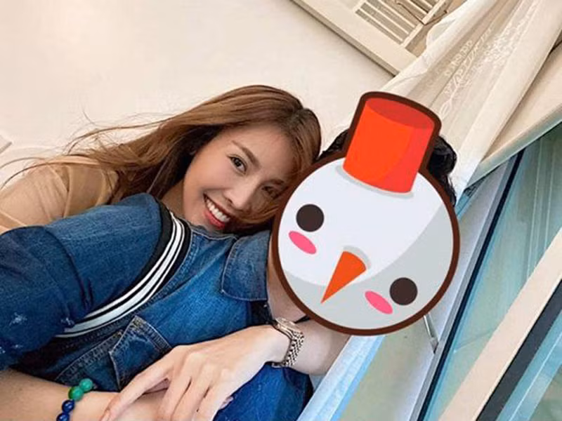 Bạn thân một thời của Hà Hồ thi thoảng đăng tải hình ảnh ngọt ngào bên người yêu.