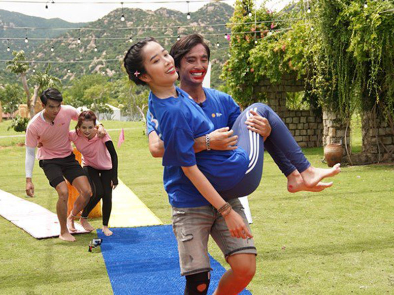 Lãnh Thanh ngầm khẳng định nụ hôn hoàn toàn là cảm xúc thật khi chia sẻ bản thân không diễn trong gameshow. Ảnh: Thời đại plus