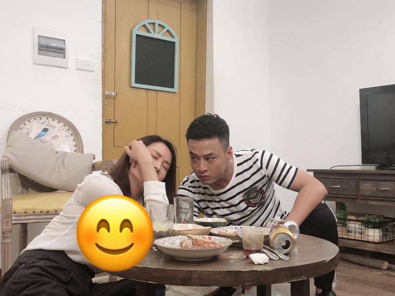 Trong cuộc phỏng vấn với Vietnamnet, Hồng Diễm cho biết, chồng của cô và Hồng Đăng vốn quen biết, chơi với nhau ngoài đời.