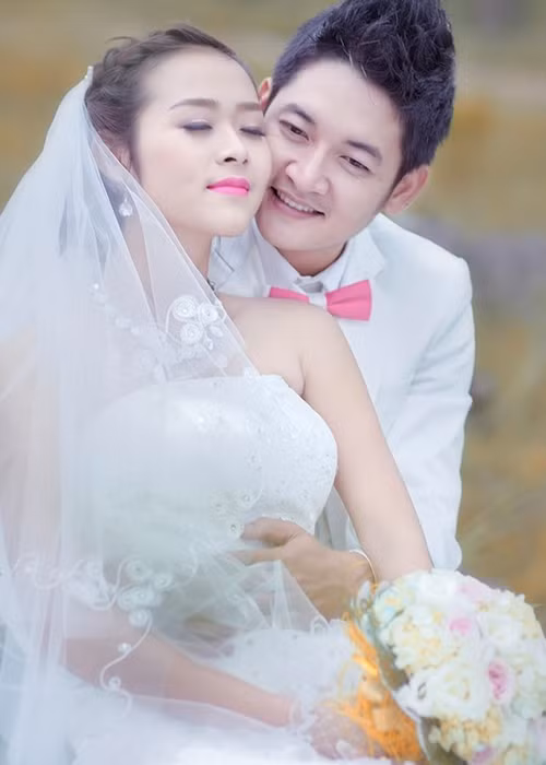 Trước Á hậu Tường San, không ít mỹ nhân Việt cũng kết hôn sớm. Diệp Bảo Ngọc là một trong số đó. Hot girl sinh năm 1993 kết hôn với diễn viên Thành Đạt ở tuổi 19. Ảnh: Zing 