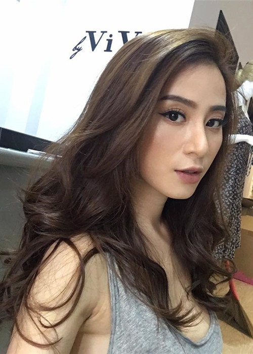 Ngọc Anh từng chia sẻ tổ ấm hạnh phúc với một bé trai và một bé gái xinh xắn cùng người chồng tâm lý. Tuy nhiên, năm 2018, cô công khai đã ly hôn, làm mẹ đơn thân. Ảnh: Yan