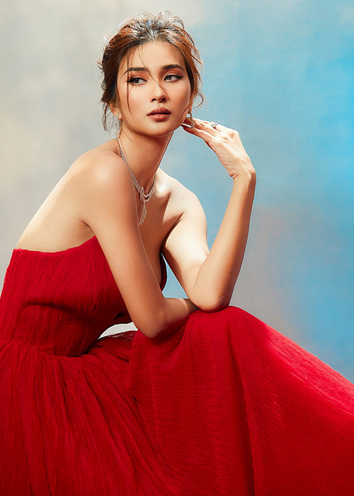 Kim Tuyến cho biết, chồng cũ là mối tình đầu và cô kết hôn theo ý muốn của bố mẹ. Đến khi sống chung, cả hai không hợp nhau về tính cách.