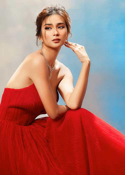 Kim Tuyến cho biết, chồng cũ là mối tình đầu và cô kết hôn theo ý muốn của bố mẹ. Đến khi sống chung, cả hai không hợp nhau về tính cách.