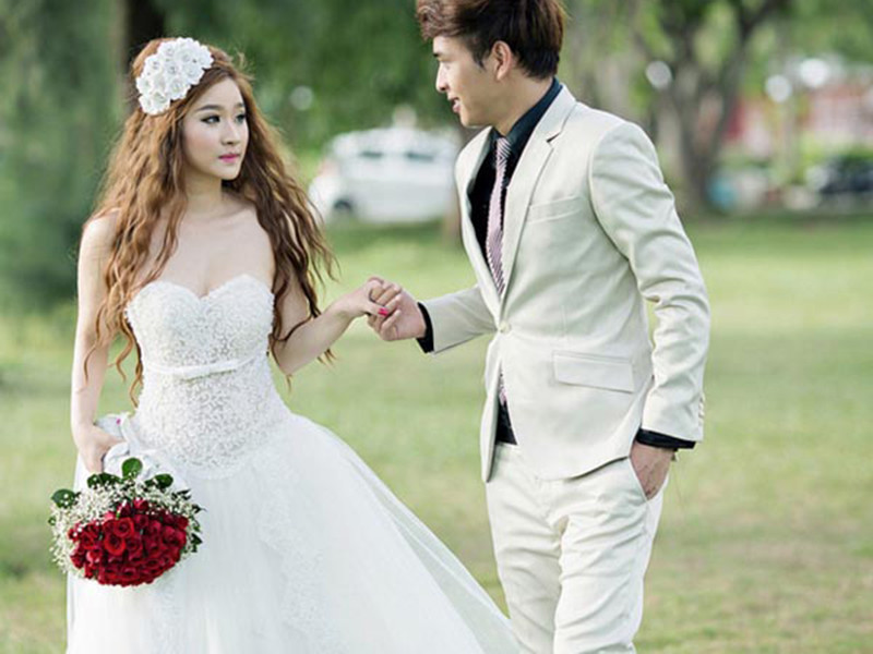 Sinh năm 1992, hot girl Ivy kết hôn với ca sĩ Hồ Quang Hiếu khi cô mới chỉ 21 tuổi. Tuy nhiên, sau 3 tháng chung sống, cặp đôi chia tay. Ảnh: Dân Việt