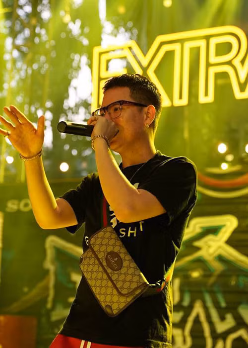 Theo Zing, Andree có một lượng người hâm mộ lớn ở Bắc Mỹ và Việt Nam.