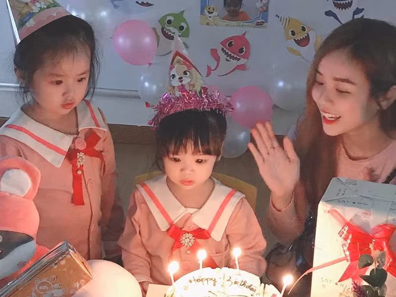 Trước đó, vào đầu tháng 11, bé Vy Lam - con gái thứ hai của Hoài Lâm đón sinh nhật 2 tuổi.