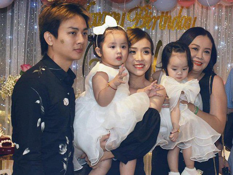 Năm 2019, khi chưa ly hôn, Hoài Lâm và Bảo Ngọc cùng tổ chức tiệc sinh nhật cho hai cô con gái.
