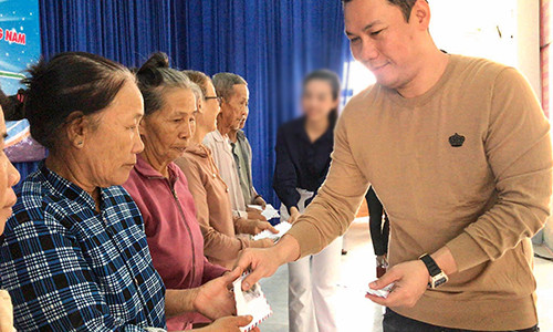 Chong cu giu anh, Le Quyen tuyen bo: “Khi da buong vinh vien buong“-Hinh-2