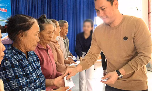 Chong cu giu anh, Le Quyen tuyen bo: “Khi da buong vinh vien buong“-Hinh-2