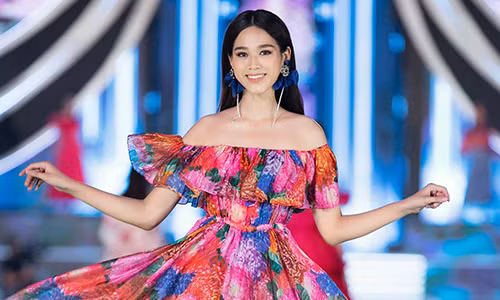 Su that chuyen hoa hau Do Thi Ha lam them o xuong may