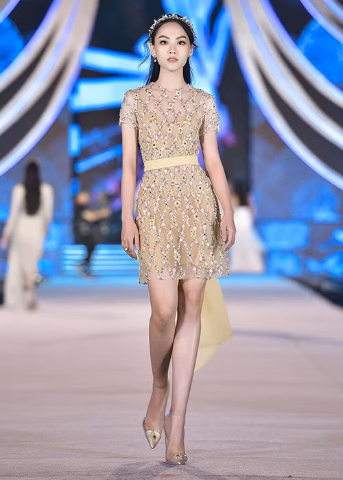 Giống Đỗ Thị Hà, Huỳnh Nguyễn Mai Phương cũng được cho là chắc chân vào top 10 chung kết Hoa hậu Việt Nam 2020 sau khi lọt vào top 5 của hai phần thi phụ là Người đẹp Du lịch và Người đẹp tài năng.