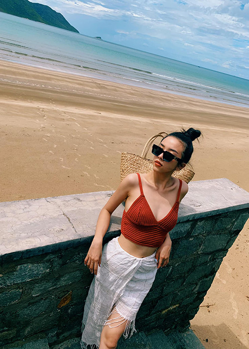 Sau 2 năm giành danh hiệu á hậu, người đẹp đến từ Kiên Giang ngày càng gợi cảm.