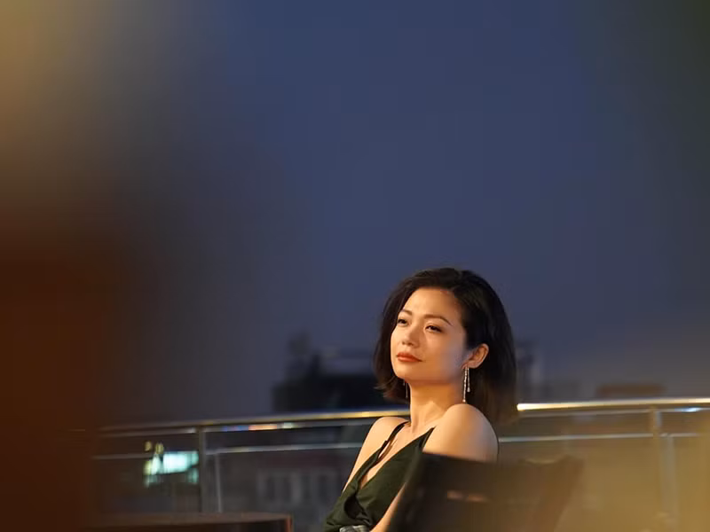 Nữ diễn viên cho biết, chồng sắp cưới ủng hộ việc đóng phim nhưng cô không muốn cho nửa kia xem tập đầu tiên "Hồ sơ cá sấu" vì ngại nếu chồng sắp cưới xem những "cảnh nóng" của mình.