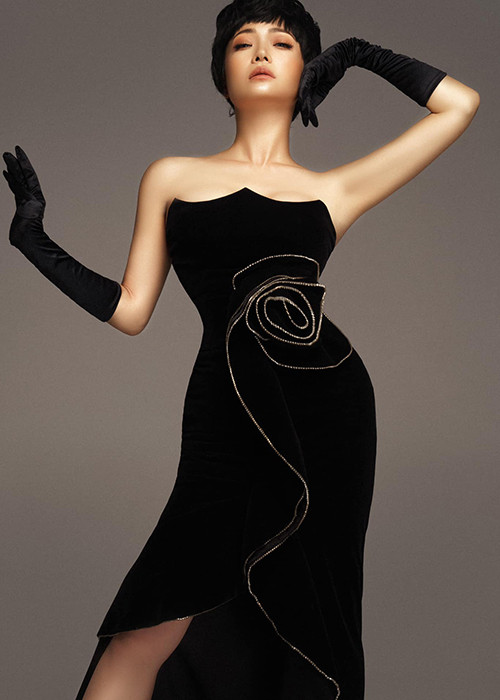 Kiều Anh cá tính, gợi cảm với mái tóc ngắn.