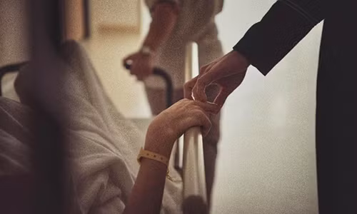 Xuc dong khoanh khac Kim Ly hon Ho Ngoc Ha sau ca vuot can-Hinh-2