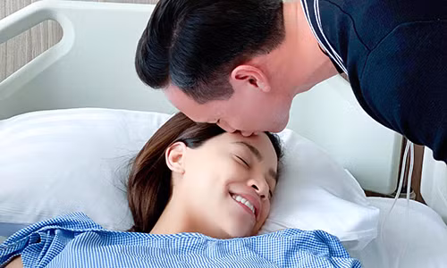 Xuc dong khoanh khac Kim Ly hon Ho Ngoc Ha sau ca vuot can