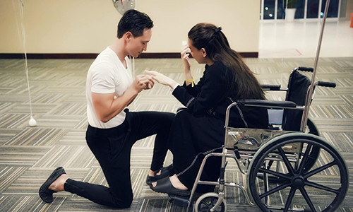 Kim Ly quy goi cau hon khien Ho Ngoc Ha bat khoc