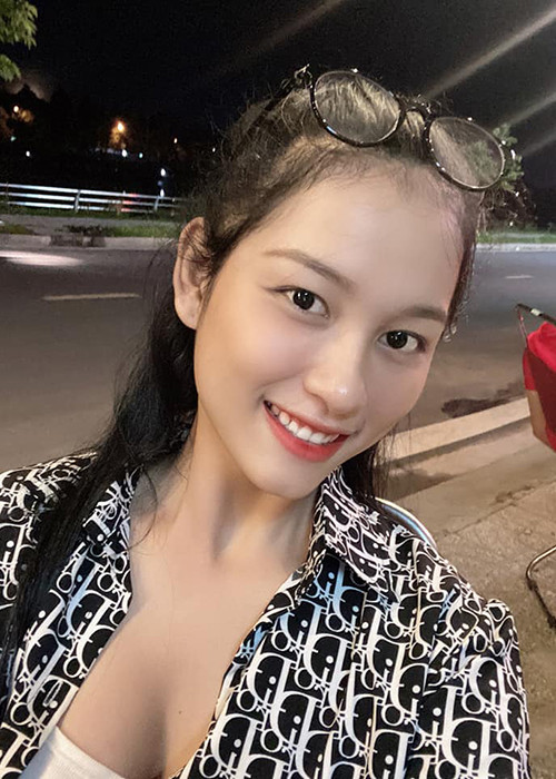 Trong những năm cấp 3, Tường Vy tham gia nhiều hoạt động thể thao.