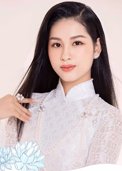 Tường Vy tâm sự trên Zing rằng không sợ ánh đèn sân khấu nhưng vẫn cần hoàn thiện bản thân từng ngày.