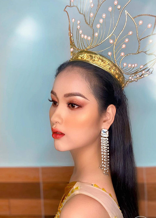 Trước Hoa hậu Việt Nam, Tường Vy từng tham gia cuộc thi Hoa khôi Đại học Nam Cần Thơ 2020.