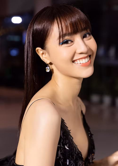 Nữ diễn viên ngày một sành điệu, trẻ trung.