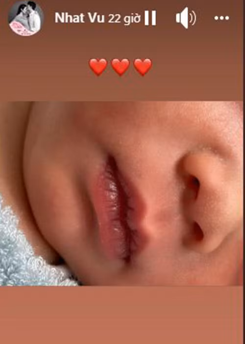 Doanh nhân Nhật Vũ - chồng Thúy Vân vừa khoe một phần gương mặt của cậu quý tử.