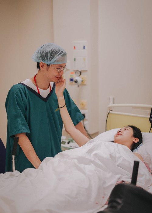 Ông xã của Thúy Vân đã viết tâm thư gửi vợ và con trai vừa chào đời.