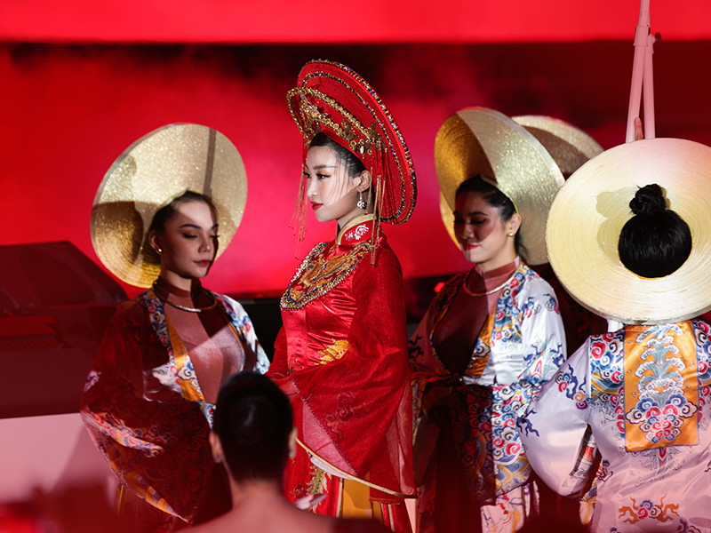 Mỹ Linh thực hiện ăn chay nghiêm túc theo đúng lời Tổng đạo diễn và đã có màn trình diễn “nổi da gà”.