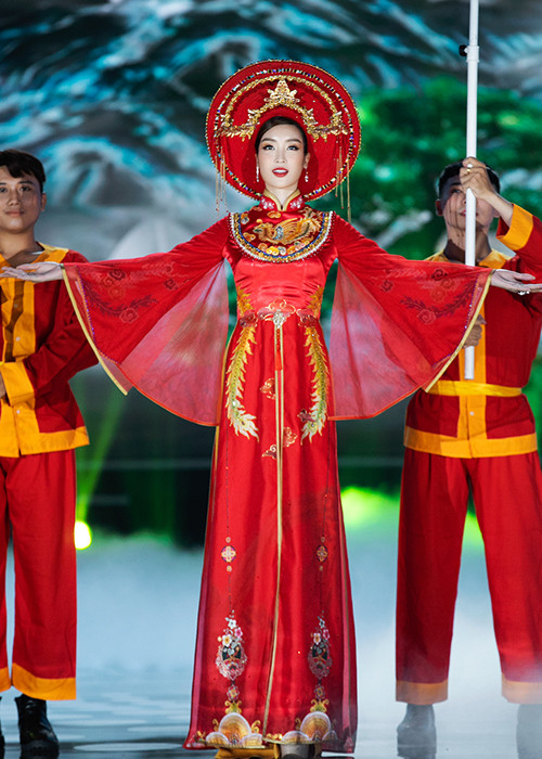 Đã 4 năm kể từ khi Mỹ Linh đăng quang cuộc thi Hoa hậu Việt Nam.