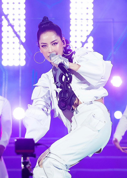 Chi Pu du festival am nhac quoc te: 