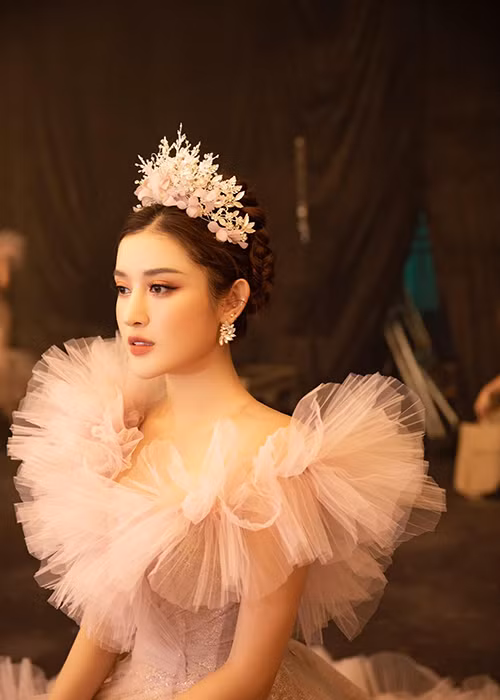 Trang QQ (Trung Quốc) mới đây đăng tải bài viết với nội dung khen Á hậu Huyền My là “Đệ nhất mỹ nhân Việt Nam”.