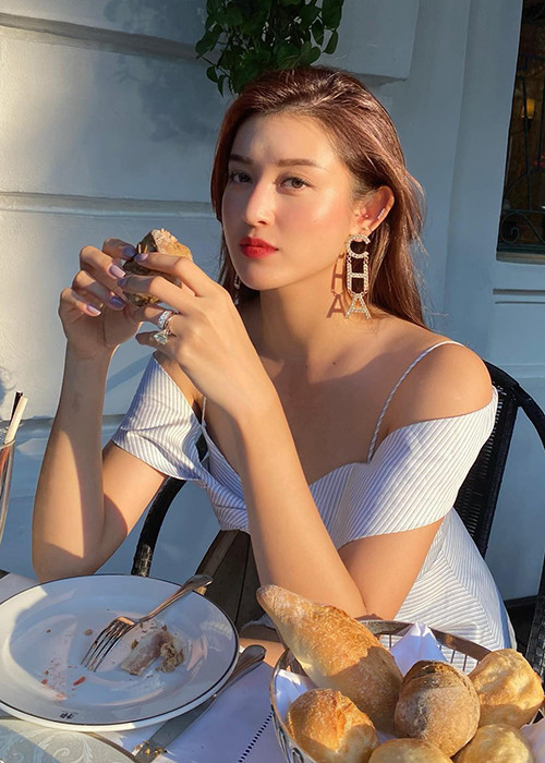 Huyền My hiện tại muốn dành nhiều thời gian cho bản thân, gia đình và công việc mình thích.