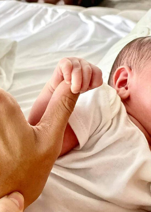 Gần đây, Kim Lý cũng đăng tải hình ảnh bé Lisa.