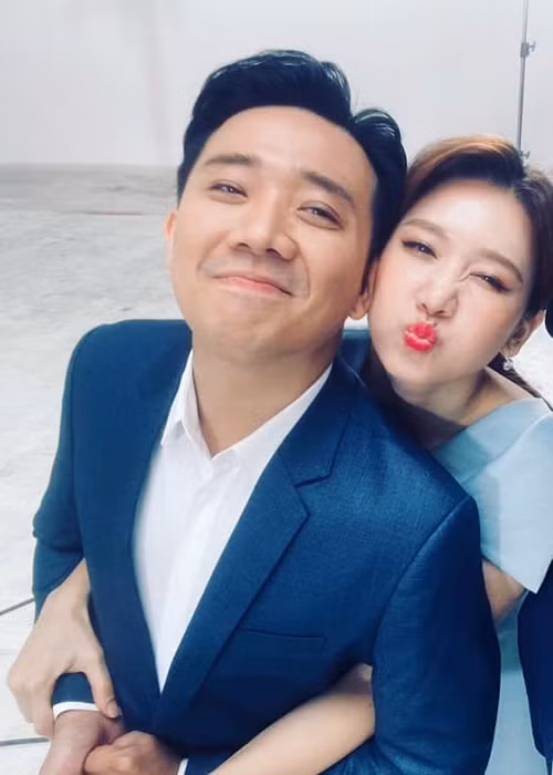 Trấn Thành đã cố gắng luyện tập thói quen không nổi nóng trước mặt Hari Won.