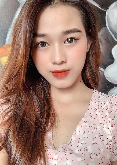 Để có thể hòa nhập và đáp ứng được các yêu cầu của cuộc thi Hoa hậu Việt Nam, cô kiên trì tập luyện thể hình, trau dồi các kiến thức, kỹ năng.